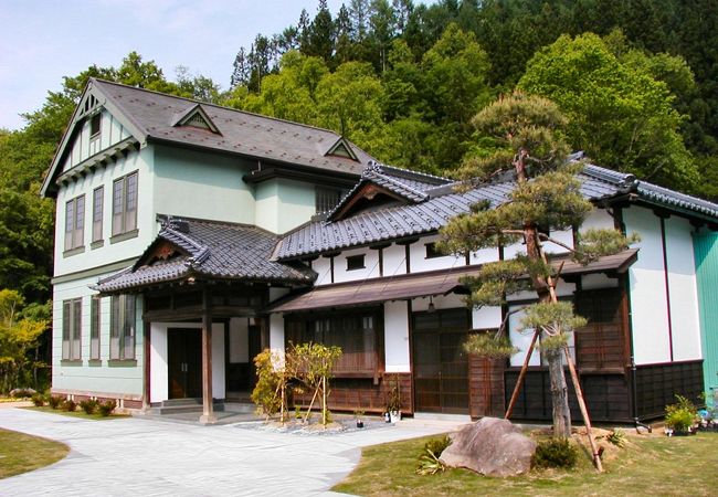 洋風建築と和風建築がドッキング