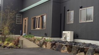 落ち着いた雰囲気でゆっくり食事を楽しめます。