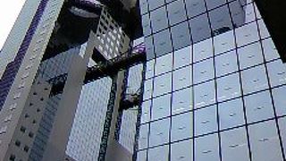 梅田のランドマーク梅田スカイビルの迫力に圧倒！