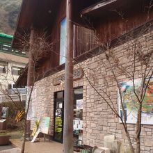 高千穂峡にある小さな水族館