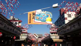 仲見世通りが大変な賑わい