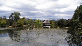 津山藩２代藩主・森長継が明暦年間に造営した近世池泉廻遊式の大名庭園