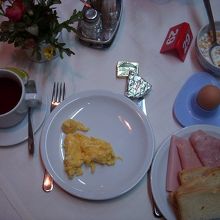 貧弱だけど、キャビンのお客には朝食も付いている