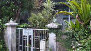 古い石畳の坂道