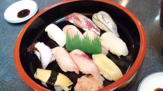 地魚のにぎりがオススメ！