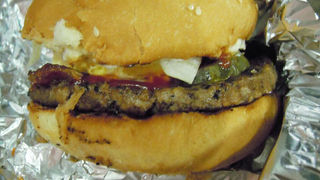 場所が変わっているのでご注意を！ボリュームたっぷりジューシーバーガー