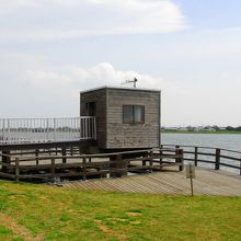 水郷北斎公園は霞ヶ浦から流れ出す常陸利根川の土手