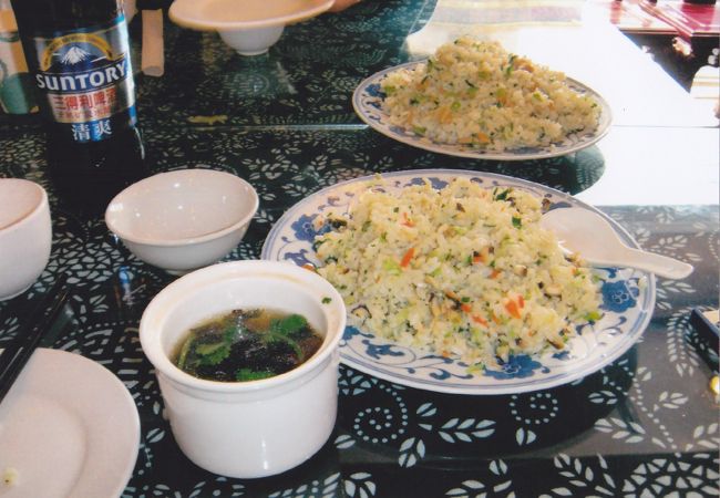 朝も夕も市場のようで楽しいです。