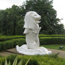 もう一匹のマーライオン君