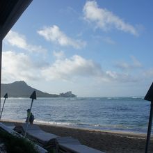 朝の海はキレイ。