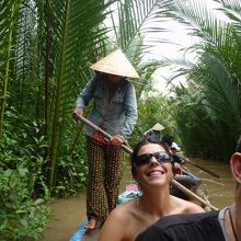 手漕ぎボートでジャングルクルーズ