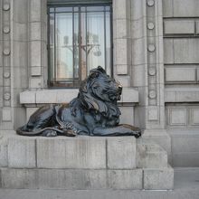 日本橋三越前のライオンにそっくり