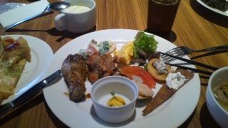 これだけの食材が出るなら文句ないぞ「アレッタ」