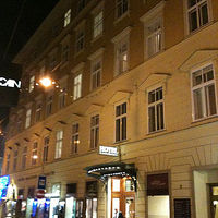 イエローカラーの可愛い感じの外観