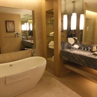 広いバスルームでした。