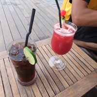 プールで一息。