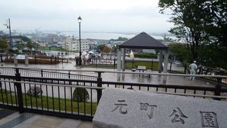 元町公園・・・本来は美しい「函館港」が見えるはずなのですが。