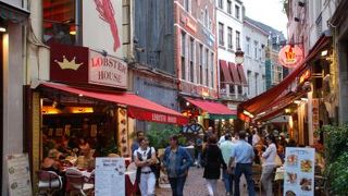 たくさんのレストランが軒を連ねています！