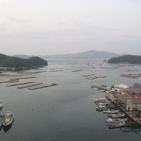 室内から眺めた夕景