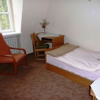 部屋はシンプルですが快適に過ごせそうです