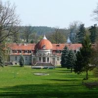 暖かい季節なら晴れていれば庭園でゆったりと過ごせそうです