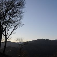 岩茸石山から川苔山の眺め