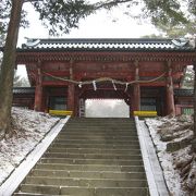 雪で神秘的くうかん