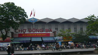 客引きが激しく、価格も高め