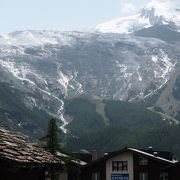 フェー氷河が目の前です