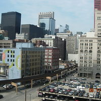 部屋からの眺め。　ダウンタウンのど真ん中!