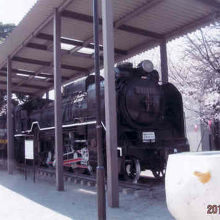 蒸気機関車も置いて有ります。