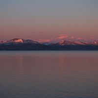 ホテルから出るとすぐに湖です