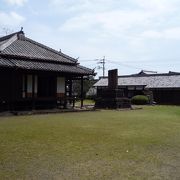 振徳堂・・・「飫肥藩」の藩校です。明治の外交官「小村寿太郎」もこの藩校出身です。