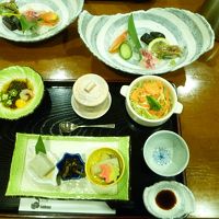 一日目の食事。これに鯛がついた。