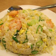 このエビチャーハンは美味しかった。。。