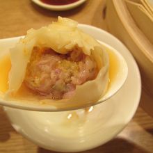 蟹粉小籠包。肉汁もたっぷり。これは美味しかったです☆
