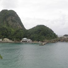 背の高いのが雲見烏帽子山