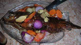 ツアー御用達の店ですが。