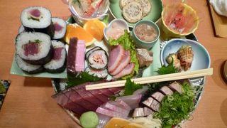 ２人前の小さいサイズの皿鉢料理