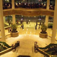 フロントから見る玄関