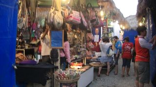 お土産探しにはちょうどいい！