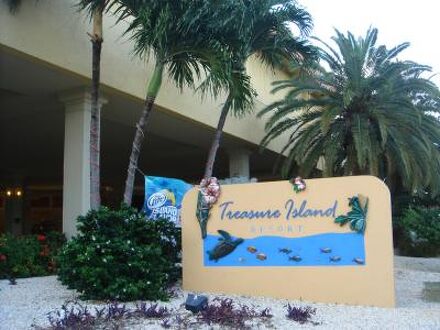 Treasure Island Resort 写真