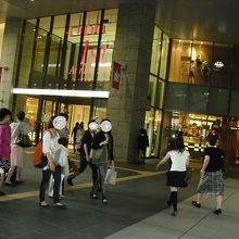 おしゃれな店がいっぱい