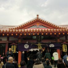 ここで拝みます