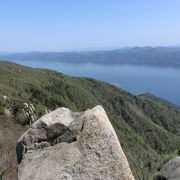 敦賀半島の山を縦走すると　海に山に花に原発にと　いろんなものを観て楽しめます