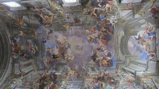 サンティニャツィオ教会の天井画は１７世紀のイリュージョン