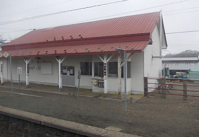 道東エリアで、初めて海岸が近づく駅です