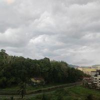 客室窓より。右にマーケットがちょっとだけ見えます。