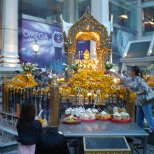 プラフマーを祀った祠