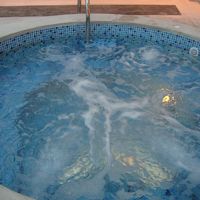 プールサイドのジャグジー